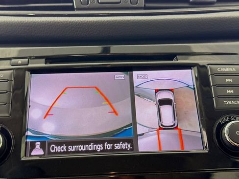 Used 2018 Nissan Rogue SV w/ Premium Package FWD image 17