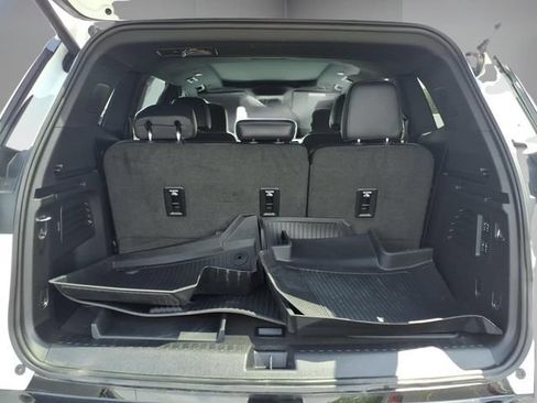 Used 2024 GMC Acadia Denali w/ LPO, Floor Liner Package FWD image 33