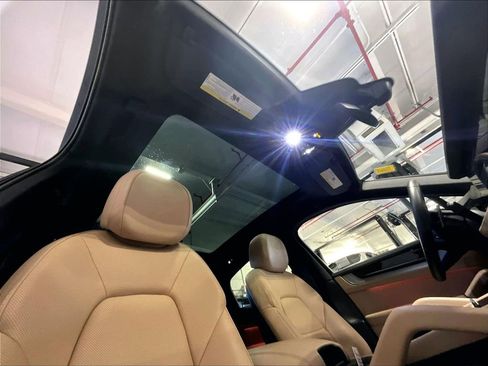 Certified 2025 Porsche Cayenne Coupe AWD/4WD image 27