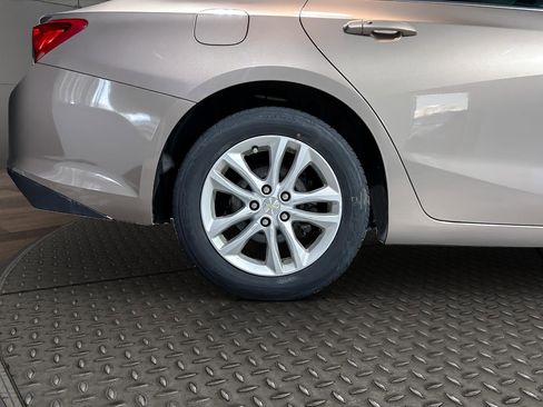 Used 2018 Chevrolet Malibu LT image 11