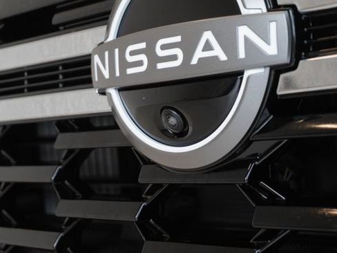 Used 2025 Nissan Armada SL AWD/4WD image 3