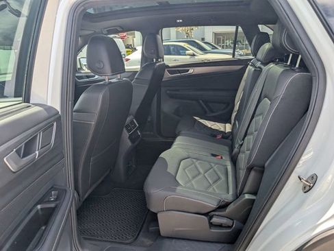 Used 2024 Volkswagen Atlas Cross Sport SE w/ Panoramic Sunroof Package image 14