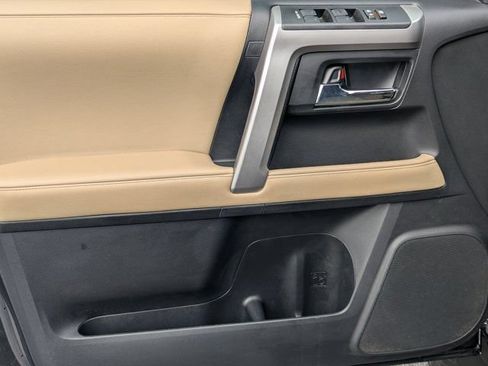 Used 2022 Toyota 4Runner SR5 Premium w/ Moonroof Package AWD/4WD image 10