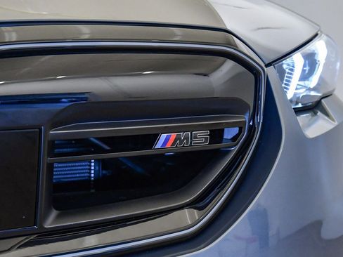 Used 2025 BMW M5 Touring w/ M Driver's Package image 11