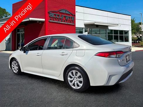 Used 2022 Toyota Corolla LE FWD image 3
