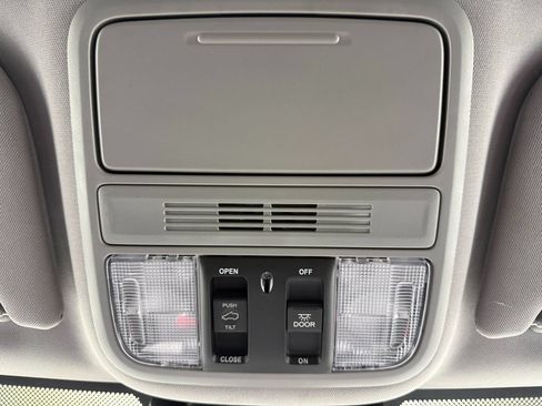 Used 2023 Honda Odyssey EX-L image 28
