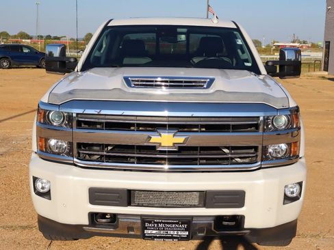Used 2019 Chevrolet Silverado 2500 High Country w/ Duramax Plus Package AWD/4WD image 8