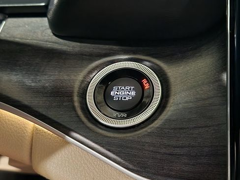 Used 2023 Jeep Grand Cherokee Limited AWD/4WD image 42