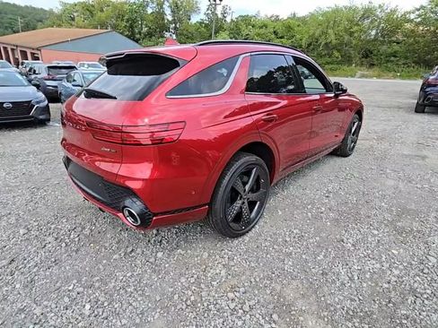 Used 2025 Genesis GV70 3.5T Sport w/ Sport Advanced Package AWD/4WD image 6
