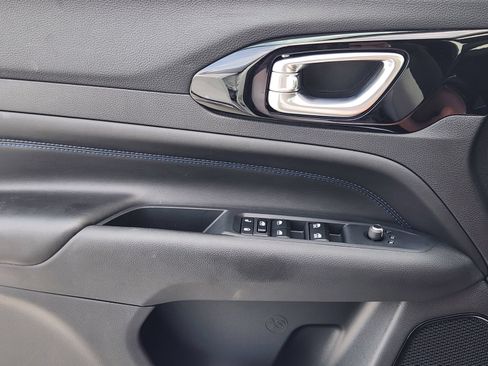 New 2026 Jeep Compass Latitude AWD/4WD image 20
