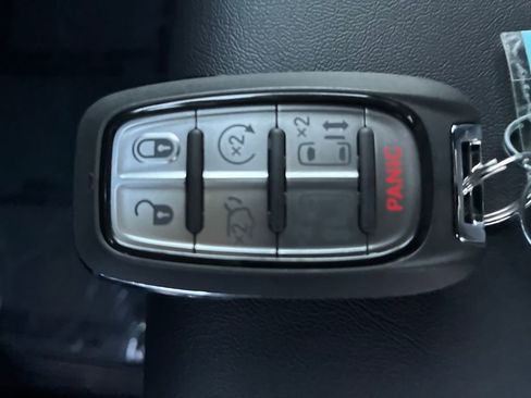 New 2026 Chrysler Pacifica Select image 27