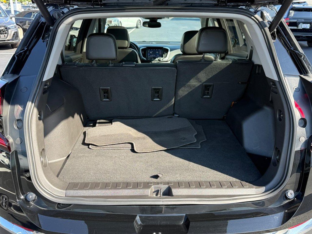 Used 2023 GMC Terrain SLT FWD image 4
