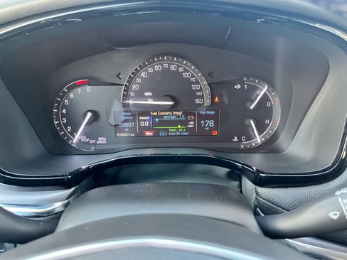 Used 2017 Cadillac XT5 Luxury w/ Driver Awareness Package image 26