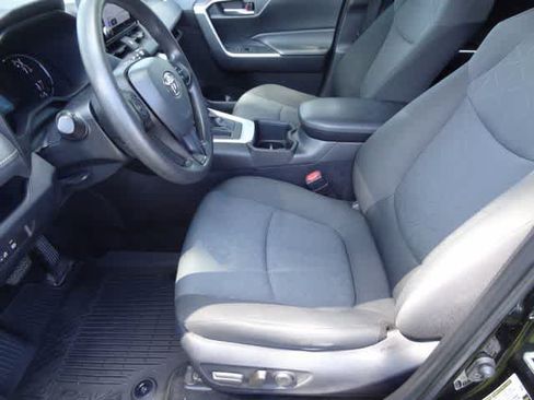 Certified 2024 Toyota RAV4 XLE FWD image 6