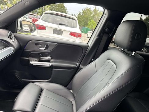 Used 2022 Mercedes-Benz GLB 250 image 16