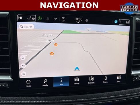 Used 2024 Chrysler Pacifica Limited image 3