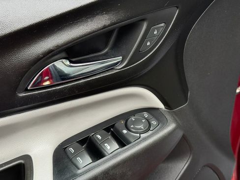 Used 2019 Chevrolet Equinox LT FWD image 20