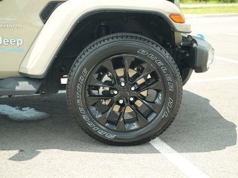 Used 2022 Jeep Wrangler Unlimited Sahara AWD/4WD image 49