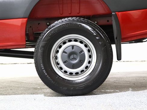 Used 2025 Mercedes-Benz Sprinter 2500 image 12