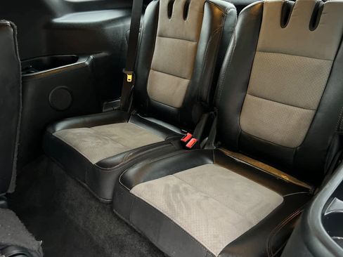 Used 2017 Ford Explorer XLT w/ Equipment Group 202A image 16