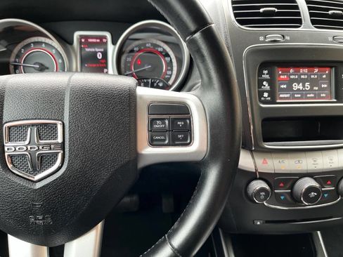 Used 2013 Dodge Journey SXT w/ Flexible Seating Group image 19