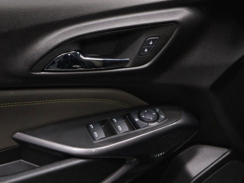 Used 2025 Chevrolet Trax ACTIV w/ Sunroof Package image 22