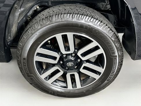 Used 2021 Toyota 4Runner Limited AWD/4WD image 11