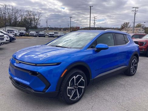 New 2026 Chevrolet Equinox EV LT image 8