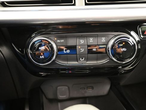 Used 2024 Chevrolet Trax LT image 22