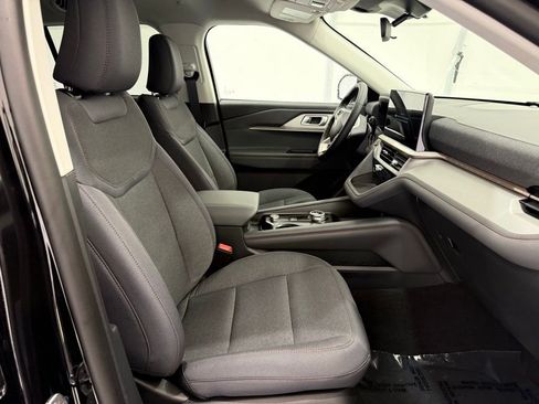 New 2026 Ford Explorer Active image 23