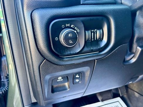 Used 2021 RAM 1500 Laramie w/ Sport Appearance Package image 17