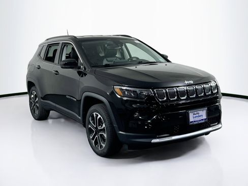 Used 2022 Jeep Compass Limited image 3