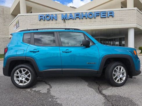 Used 2022 Jeep Renegade Latitude AWD/4WD image 16