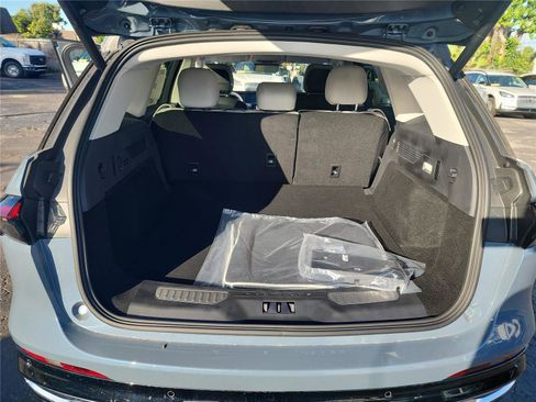 New 2026 Lincoln Nautilus Premier image 18