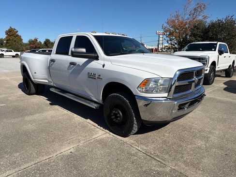Used 2017 RAM 3500 Tradesman w/ Chrome Appearance Group image 10