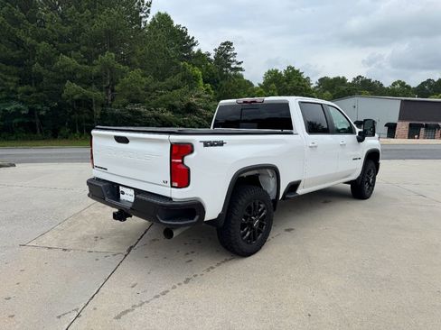 Used 2025 Chevrolet Silverado 2500 LT w/ Trail Boss Package AWD/4WD image 5
