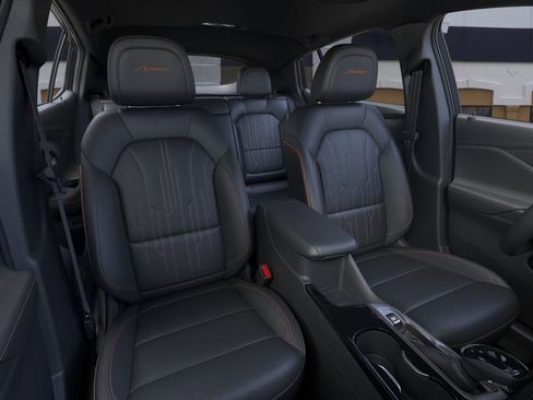 New 2025 Buick Envista Avenir image 18