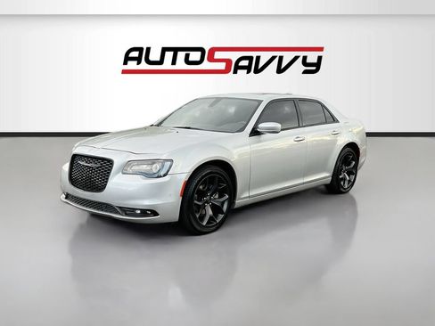 Used 2023 Chrysler 300 S RWD image 3