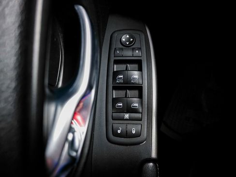 Used 2021 Jeep Cherokee Latitude Plus image 21