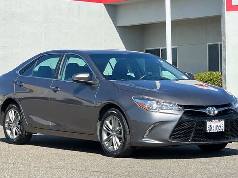 Used 2017 Toyota Camry SE FWD image 5