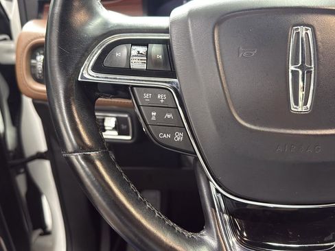 Used 2022 Lincoln Nautilus Reserve w/ Equipment Group 201A image 17
