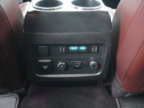 Used 2016 Ford Expedition Platinum image 33