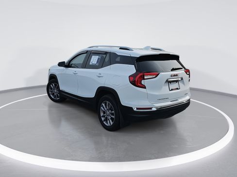 Used 2024 GMC Terrain SLT w/ Infotainment Package II image 5