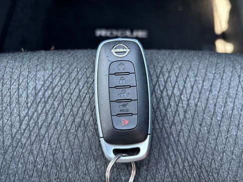 Used 2025 Nissan Rogue SV AWD/4WD image 22