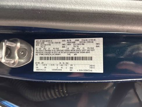 Used 2020 Ford Escape Titanium image 28