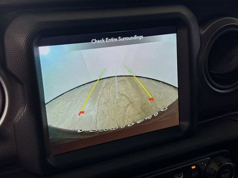 Used 2023 Jeep Wrangler Unlimited w/ Sun & Screen Package AWD/4WD image 14