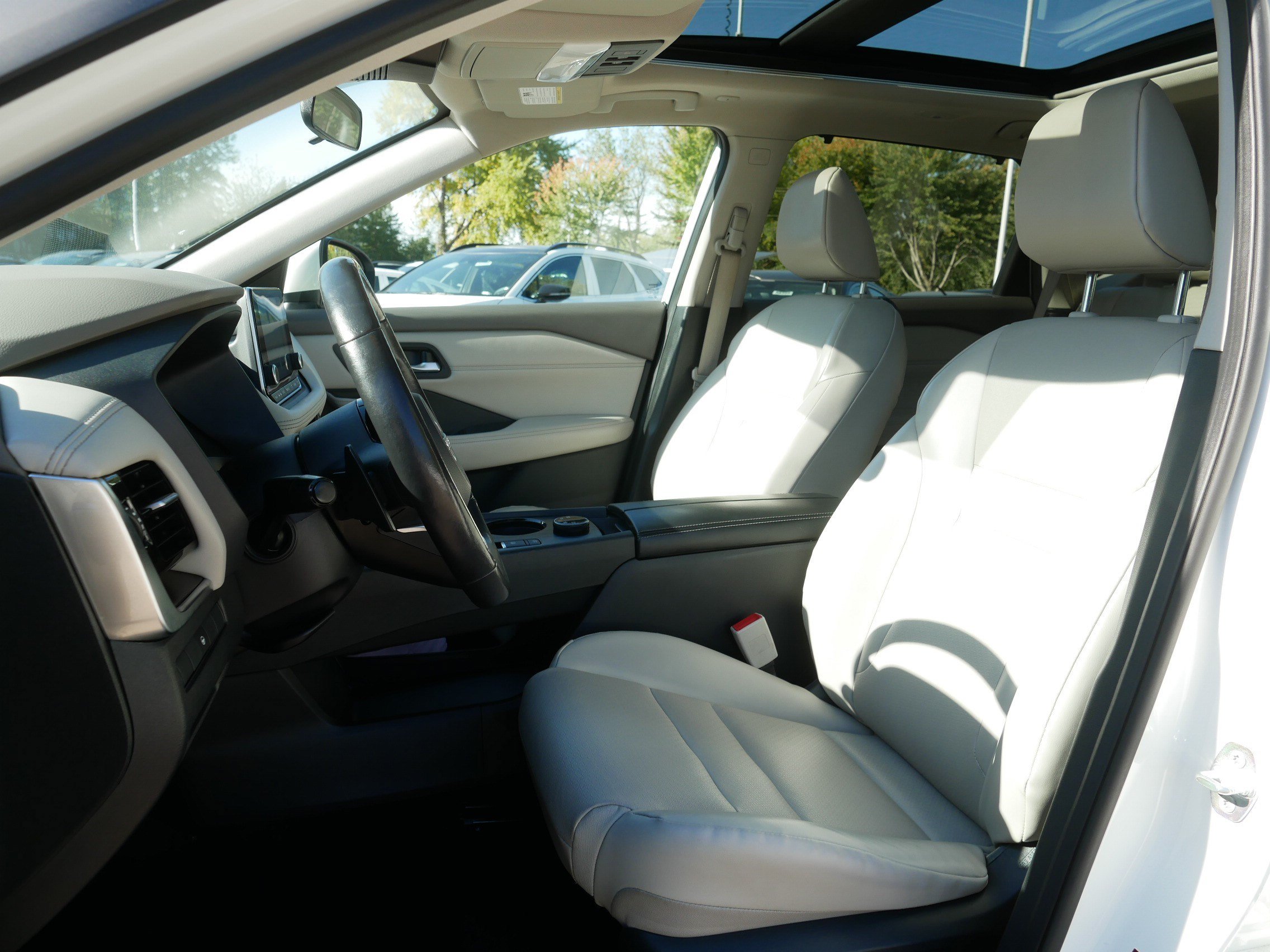 Certified 2023 Nissan Rogue SV w/ SV Premium Package AWD/4WD image 34