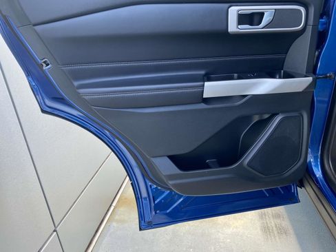 Used 2022 Ford Explorer XLT w/ Equipment Group 202A image 14