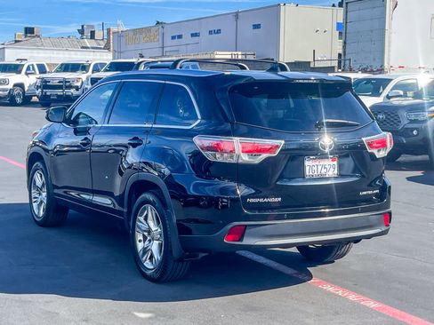 Used 2014 Toyota Highlander Limited Platinum image 2
