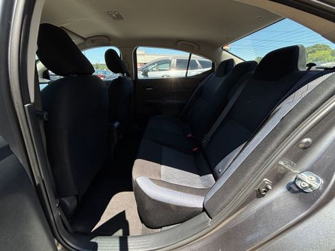 Used 2025 Nissan Versa SV FWD image 25